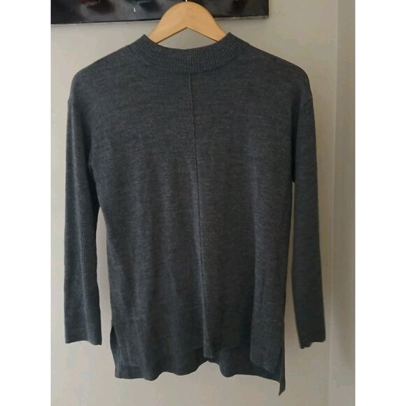Talbots 100% Pure Merino Wool Sweater Size Medium Petite Gray Ribbed Sleeve - Picture 1 of 9